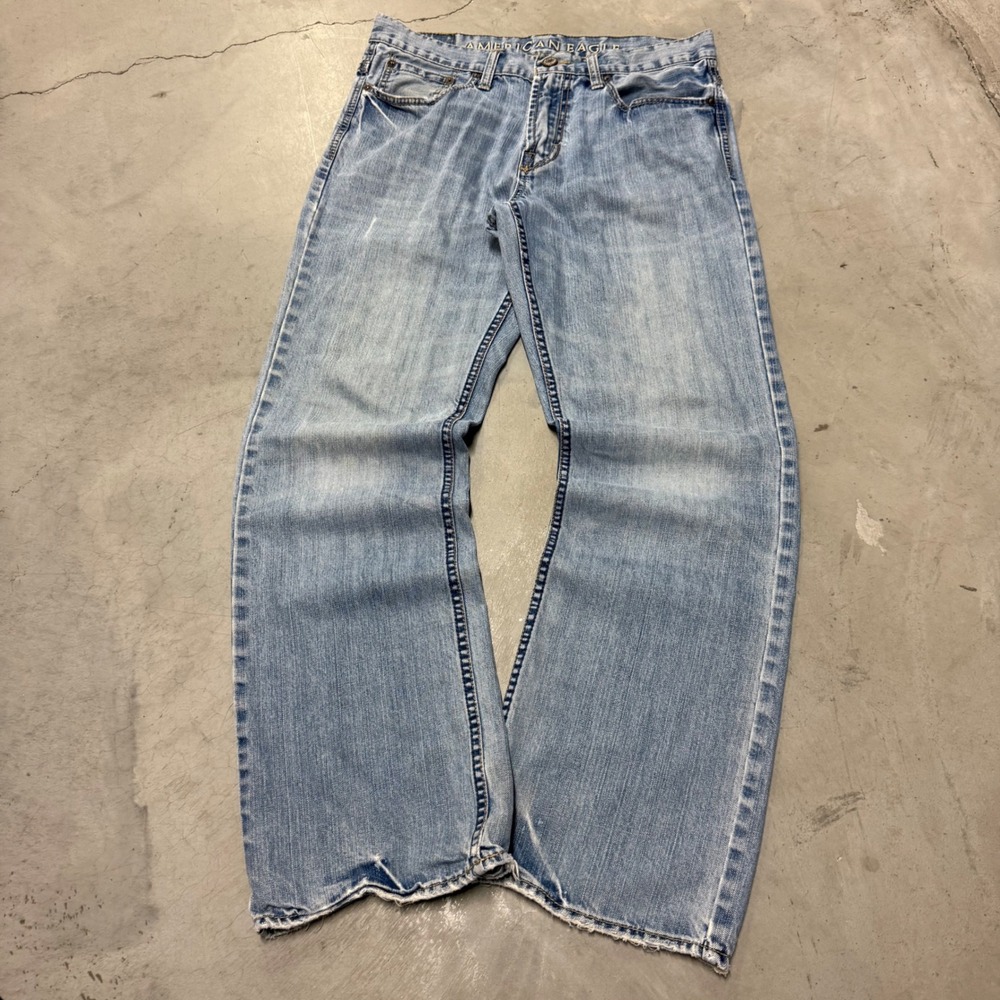 American Eagle Mens Bootcut Jeans Light Wash Distressed Denim 32x32